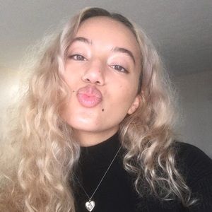 Meet your Posher, Brooke